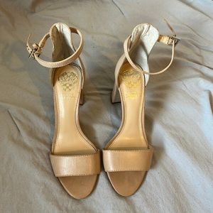Vince Camuto *NEW* Nude Heels